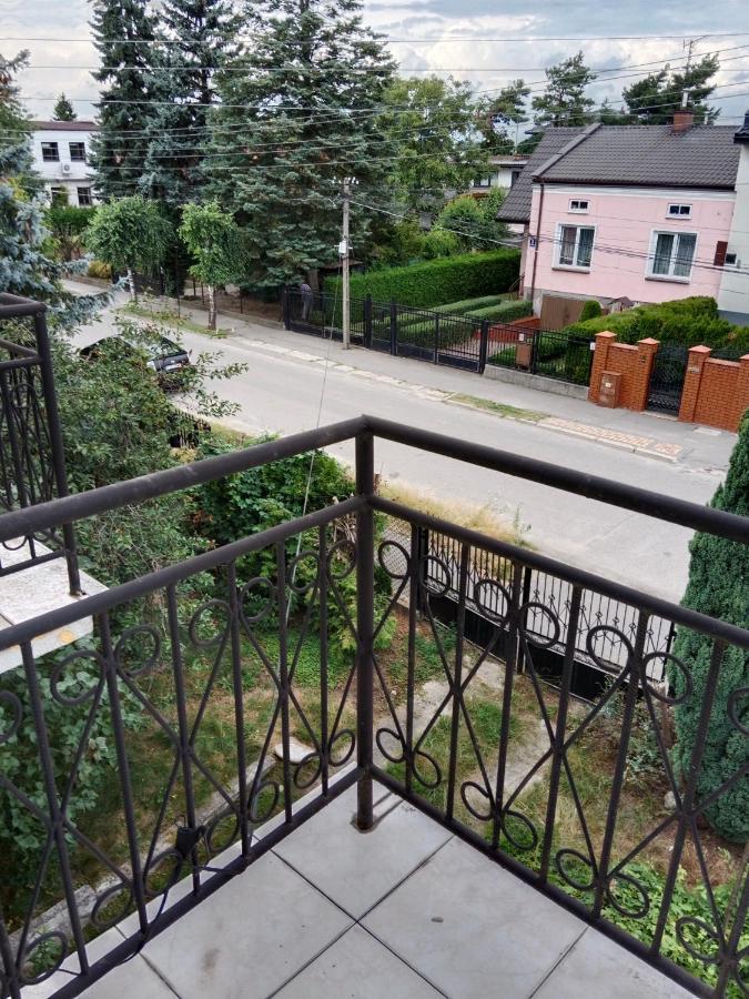 Bed and Breakfast La Madriguera à Raszyn Extérieur photo