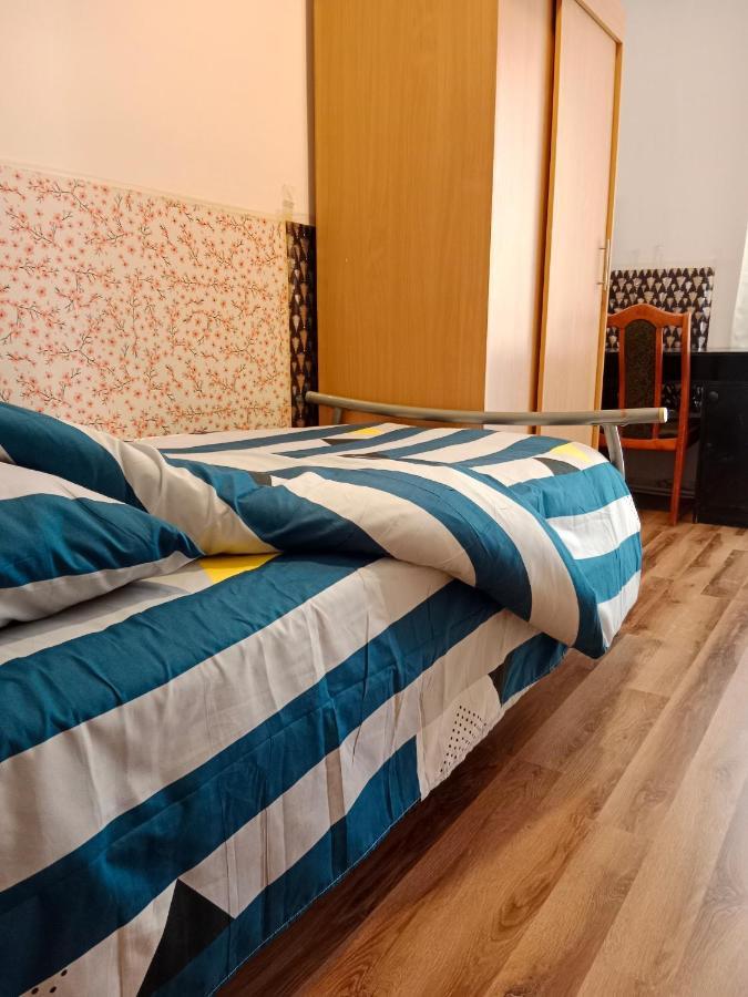 Bed and Breakfast La Madriguera à Raszyn Extérieur photo