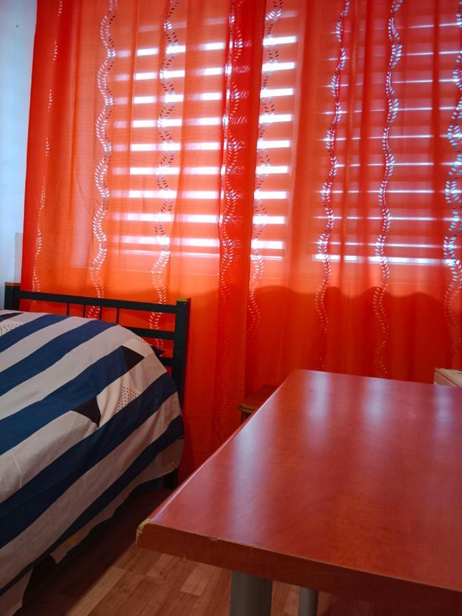 Bed and Breakfast La Madriguera à Raszyn Extérieur photo